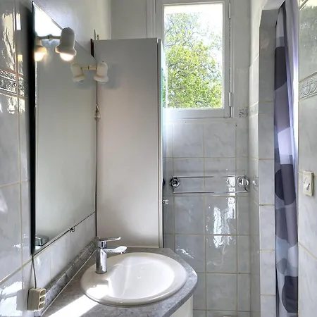 Charmante Maison Renovee A Avec Jardin Clos, Terrasse Et Parking, A 1km De La - Fr-1-368-423 펜션 트레뵈르덴