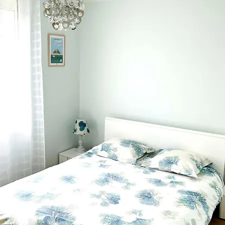 펜션 Charmante Maison Renovee A Avec Jardin Clos, Terrasse Et Parking, A 1km De La - Fr-1-368-423 *
